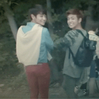ryddlemethis:  Really LQ gif of Minho and Lee Hyun Woo holding hands~  (x) 