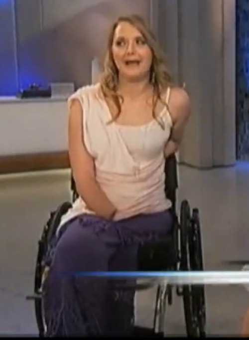Aimee Copeland was on the new Katie Couric talk show today.  Here are some screen caps from “K