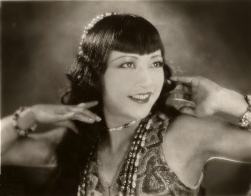 blueberryvintage: anna may wong Asian-American flapper Anna May Wong often typecast as mysterious 