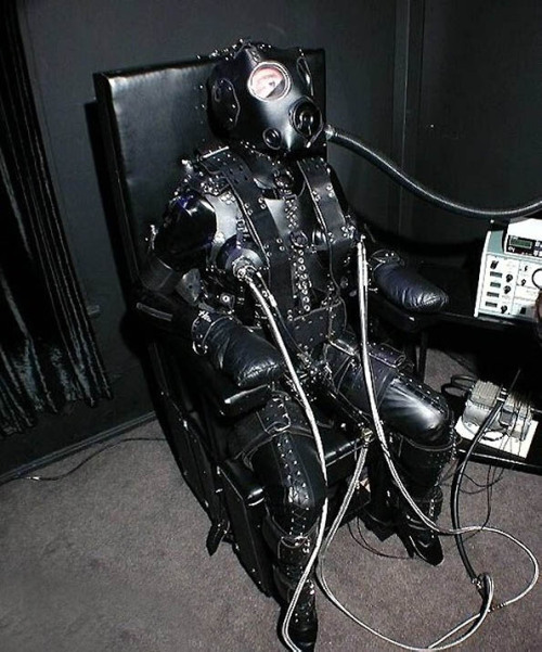 Wonder what it is like to experience such confinement and restriction. I would love to find out. 😛😛
