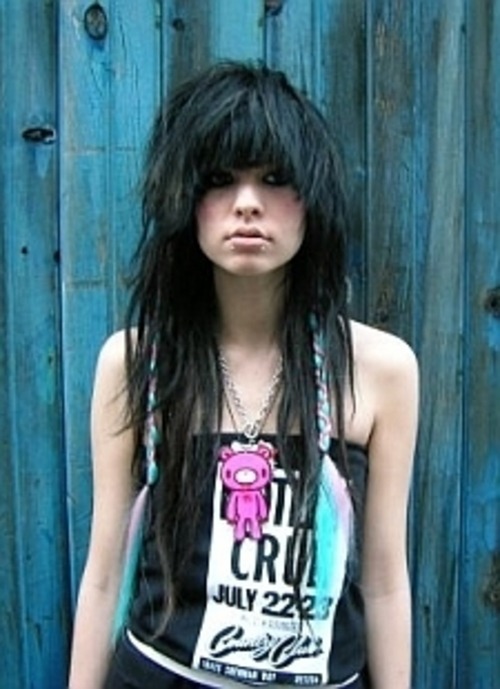 Emo scene hairstyle for teen girls