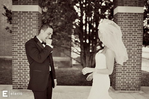 twistedactuality: blakebaggott: Grooms seeing their brides for the first time on their wedding day.&