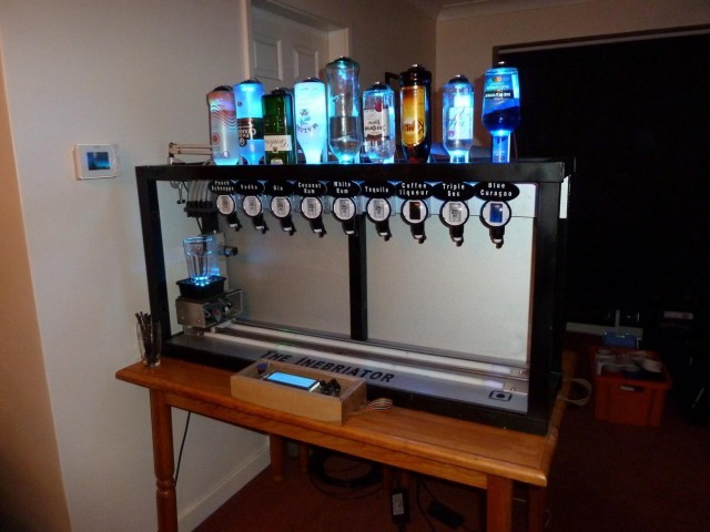 metallincon:  laughingsquid:  The Inebriator Bartender Robot  i want this