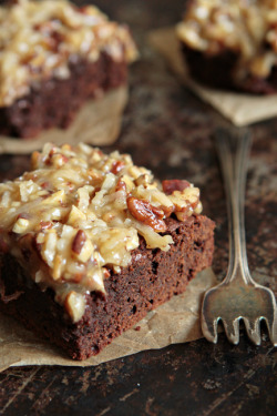 gastrogirl:  german chocolate brownies. 