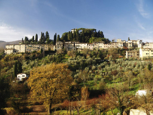 (via Tuscania felix, a photo from Siena, Tuscany | TrekEarth)Cetona, Tuscany, Italy
