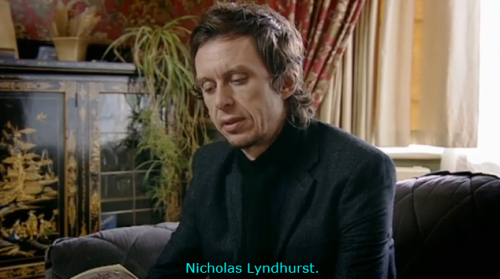 onlybloodypeepshow:Super Hans poses a riddle.Series 5, Episode 4: ‘Jeremy’s Mummy’