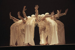 asylum-art:  &lsquo;Sankai Juku’ Dance of the Dark Soul: Japanese Butoh.  Sankai Juku, “Unetsu”, 1987 The first series of photos to launch the new Theatre in Pictures project is by Alan Eglinton, a Paris-based freelance photographer. The subject