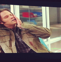 supernaturalthreesome:  Jensen being ‘slutty’ in the season 7 gag reel 
