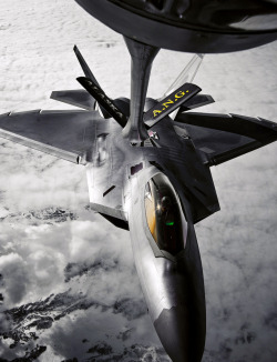 Jets-Break-The-Soundbarrier:  Sof-Blog:  The Beauty Of The Glorious F22 Raptor.