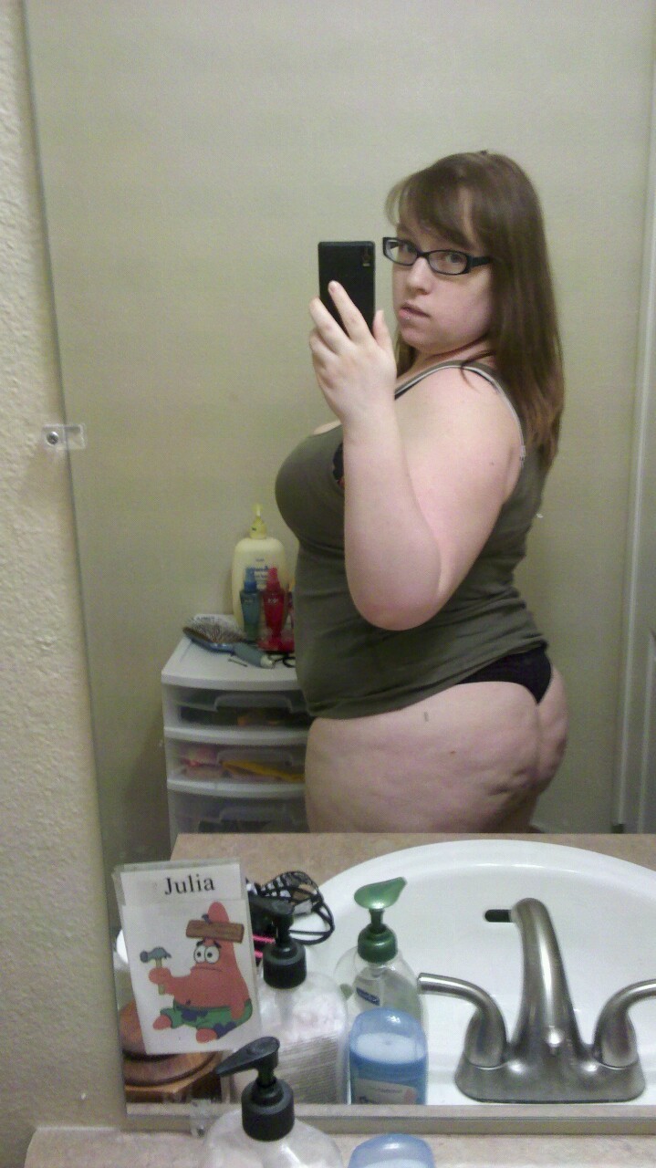 vicmackey53:  luvemthickandmeaty:  Damn that ass is thick and juicy like a georgia