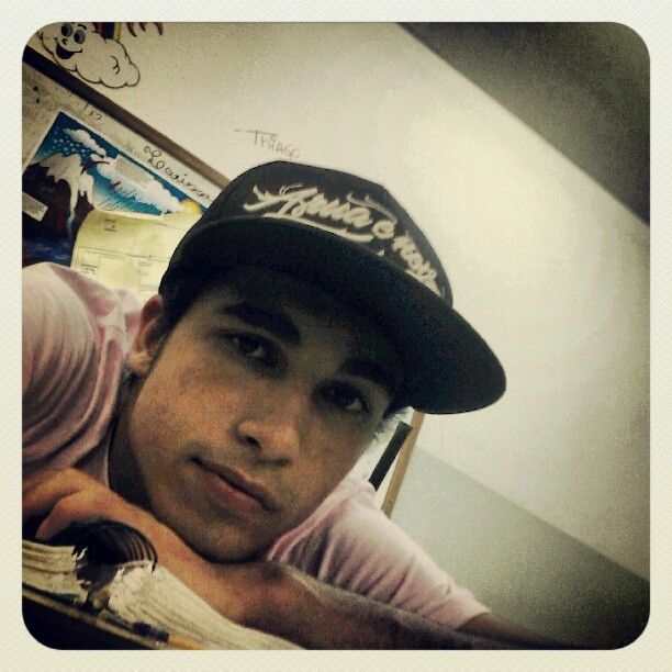 Minha cara de alegria por estar na escola.. :| (Publicado com o Instagram)