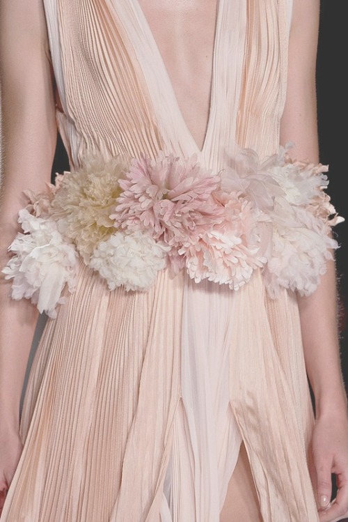 the-front-row:Details at J.Mendel spring/summer 2013