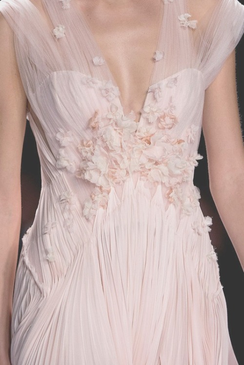 the-front-row:Details at J.Mendel spring/summer 2013