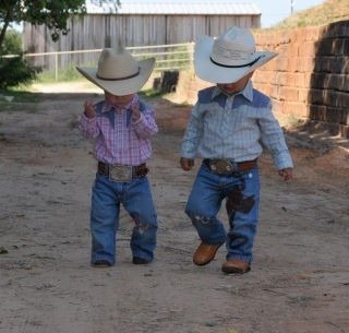 dixiedarlin33:  Ima have myself some little cowboys like this someday :) 