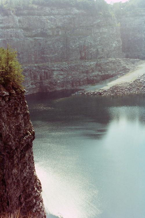 in-ti-macy:  (by AnnieGrapek)
