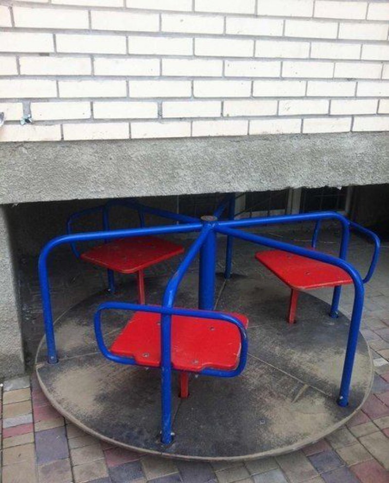 collegehumor:  Merry Go Round Has Low Clearance It’s a concussion machine.