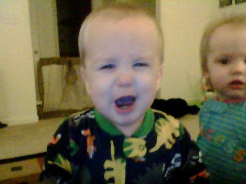 itsawond3rful-life:  sincerely-harry:  my baby brother was really upset so he was crying   until he realized he was taking selfies on my laptop    Best post on tumblr omg 