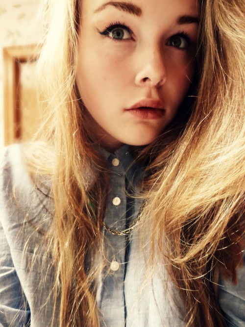 vlcoholic:  vulsinite:  vlcoholic:  I always liked this picture  What a cutie  :D