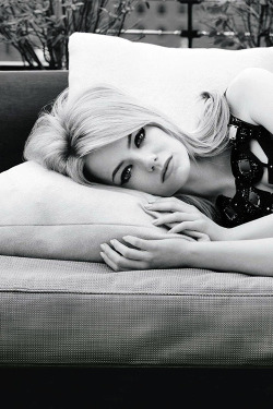 gyllenhaals:  Emma Stone for Vogue UK, Photographed