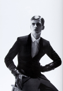 burberryboyy:  Douglas Jewell for VMAN #8 SS07 photographed by Willy Vanderperre 