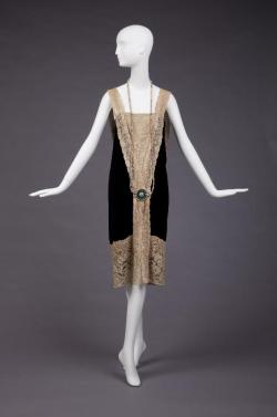 omgthatdress:  Dress 1926-1927 The Goldstein Museum of Design 
