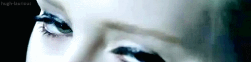 adelesadkins:   Adele - Cold shoulder. 