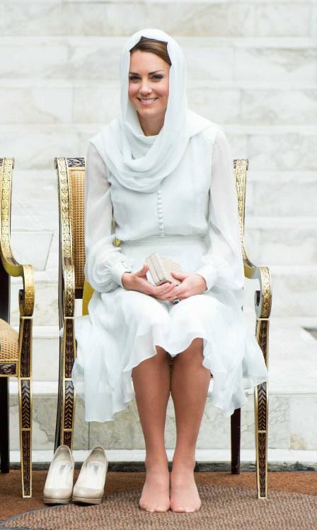 celebritynylonfeet: Kate Middleton