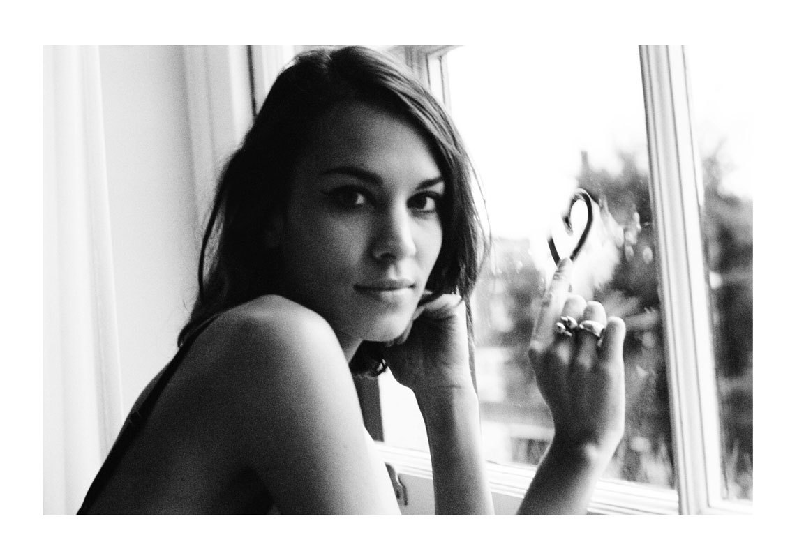 hevven:  alexa chung being amazing in black and white