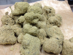 glassyeyedliving:  maryj4nesideas:  stonersvacation:  st0ner-c0mics: 28g of connie chung soaked in sour maui honey oil rolled in dpd kief   Oh mahh god jesus does exist  I need 2 sit down for a second  lord have mercy 