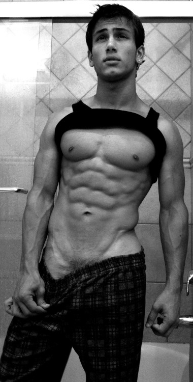 usthemme:  Michael Hoffman is my straight-man-crush! Click this photo to follow his BEAUTIFUL man! 