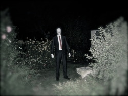 trefuzzy-punk:  So, my mate made a slender man costume…. 