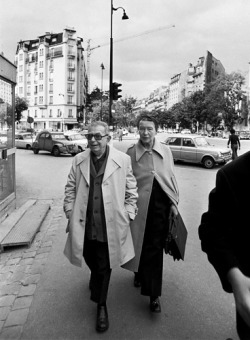 beauvoiriana:  Simone de Beauvoir and Jean-Paul Sartre. (Couldn’t find references of the photographer, date or place of the photo, which is really nice. If you happen to know, please tell me so I can add information here. Thanks.) 