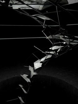 atrellu:  Serendipitous Sepertine Staircase