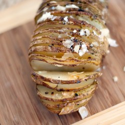 beautifulpicturesofhealthyfood:  Hasselback