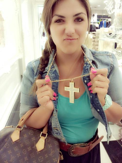 hottierozatti:  You better cross your heart - hope to die.