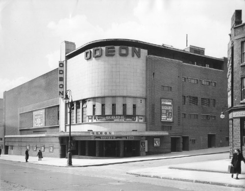 modernism-in-metroland: Highgate Odeon (1939-55) by T.P. Bennet and Son. Construction began on this 