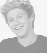 glossyma:  Niall being extremely pretty without even trying 