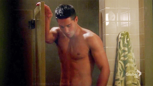 hotintensefucks:  http://hotintensefucks.tumblr.com/  Brody Weston(Dean Geyer) | Glee season 4 hot and wet from the shower..  http://hotintensefucks.tumblr.com/