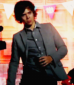 niallsmilesforblaise:  Guys calm down we have nothing to be afraid of. If anything