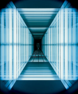 landogrey:  myedol:  NY-Space by Simone Decker Reminiscent of Dr. Who’s TARDIS this walk in booth creates the illusion of infinity within a finite space. I’ve seen work like this on a smaller scale and I even had a mirror that created a similar