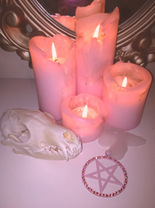 dollyx: My pretty pink candles are starting to look eerie and overflow ^u^ eeeep!