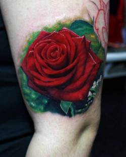 inkfreakz:  (via rose) Artist: Reşat Gül