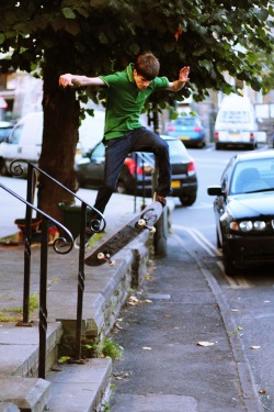 porrn:  Tobias Parsons Kickflip in Wales