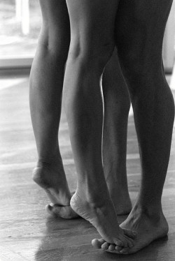 maso-kitty:  bldbunches:  You are the music that moves my soul to dance…. blD :) xoxo   I can’t wait to stand on papa’s feet!