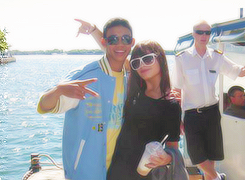 alldevonne:  demi + camp rock backstage; 
