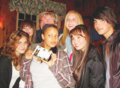 alldevonne:  demi + camp rock backstage; 