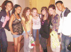 alldevonne:  demi + camp rock backstage; 