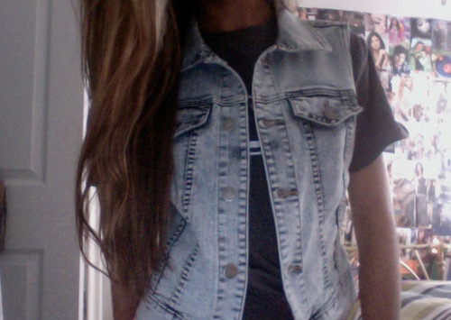 mentholprincess:  ♡ pale ♡ 