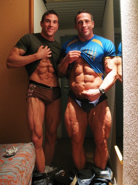 Sex selsableetvanille:  Real dad and son bodybuilders, pictures