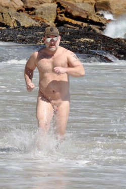 brentcage:  Nude beach run #1 More on Cageland: